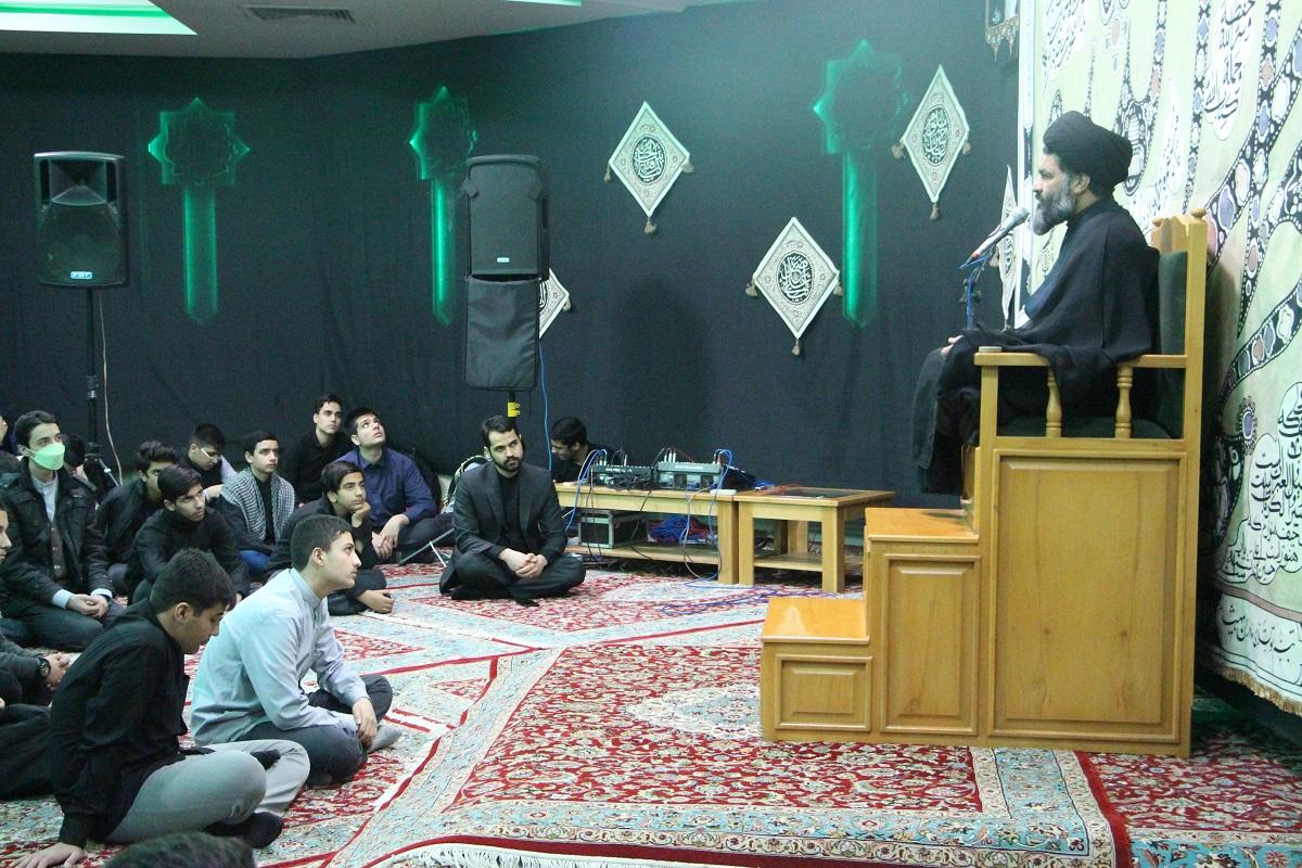 عزاداری به مناسبت شهادت حضرت زهرا (س)